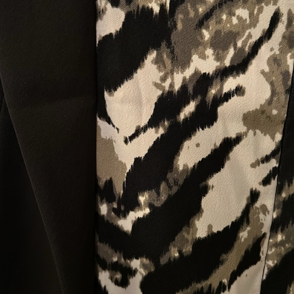 BLACK AND TIGER PRINT DRESS 👗 SIZE 12 - Picture 5 of 9